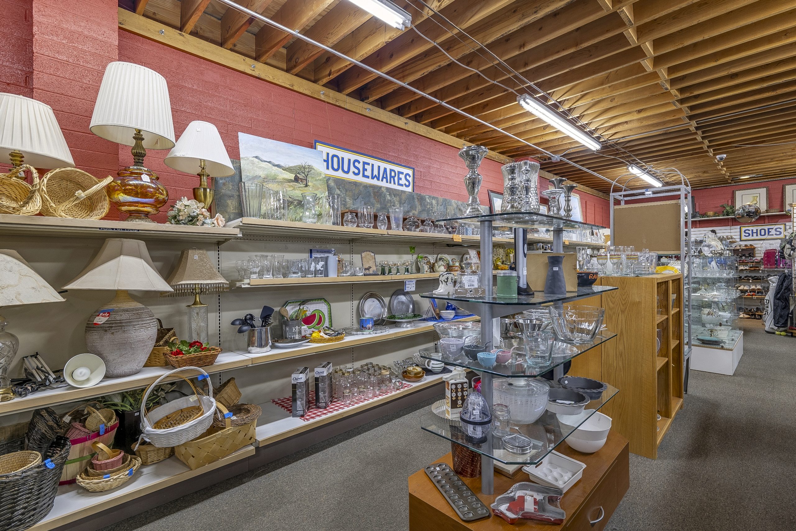 kitchen and housewares at cedar closet flagstaff thrift store